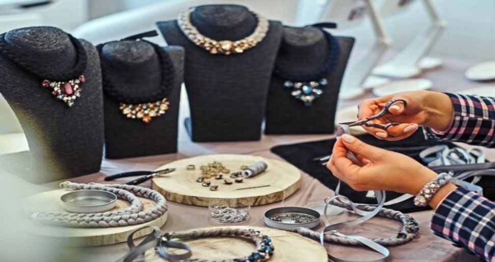 Choosing the Perfect Jewelry Shop: Key Considerations for Your Purchase